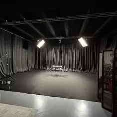 NEW ART studio