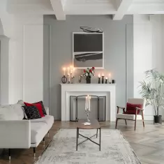 Leona Stage