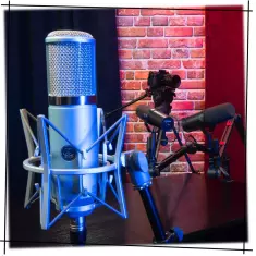 БЕЛАЯ СТУДИЯ