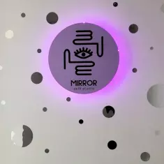 Mirror Selfie Studio