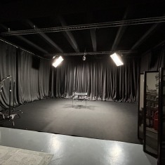 NEW ART studio